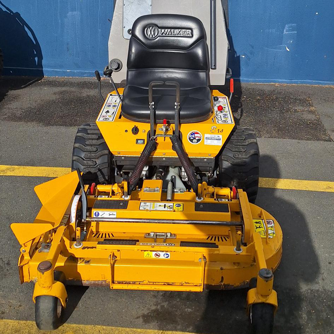 USED 2016 Walker MS14GHS Zero-Turn Mower image 0